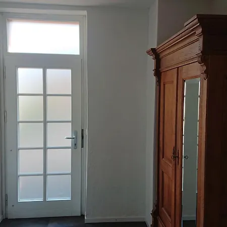 Weinstrassenmitte Daire *